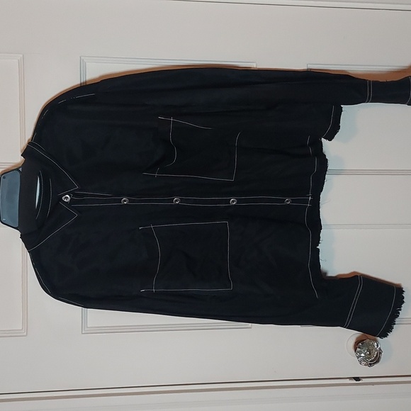 Anthropologie By Anthropologie Women's Black Seamed Buttondown Top Size XL - Picture 3 of 16